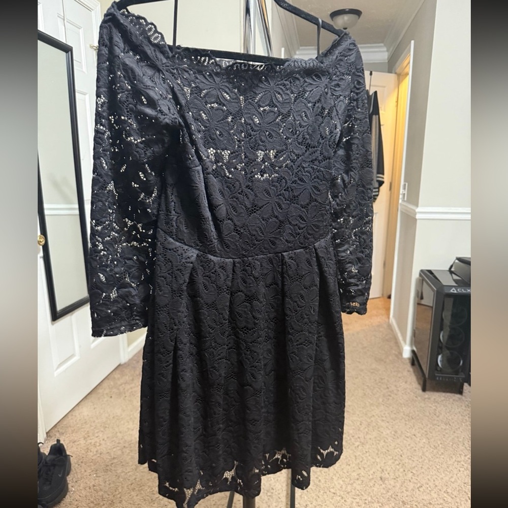 Elegant Off-Shoulder Black Floral Lace Dress